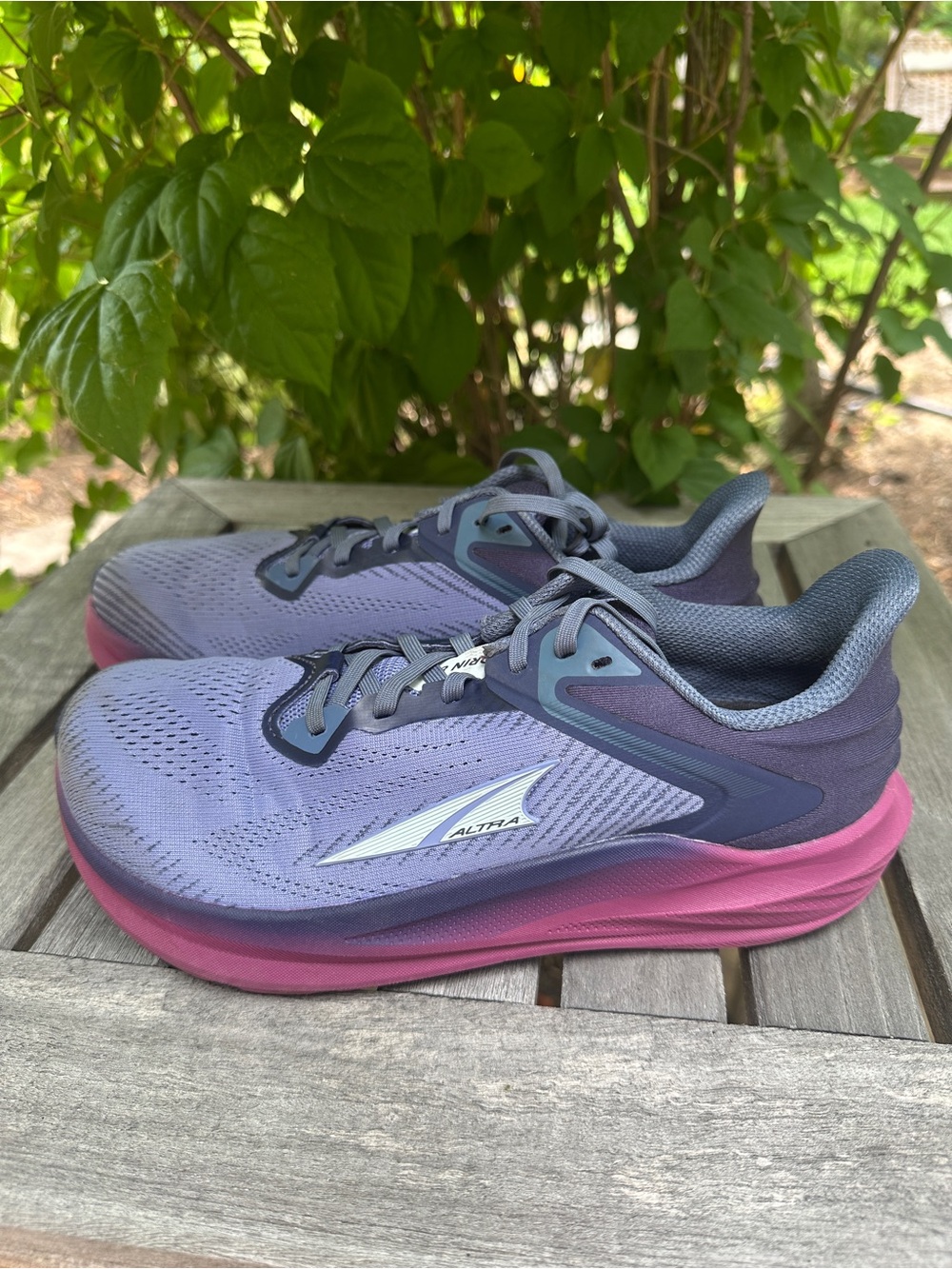 Altra Women's Torin 8 size 9 - Picture 2 of 7